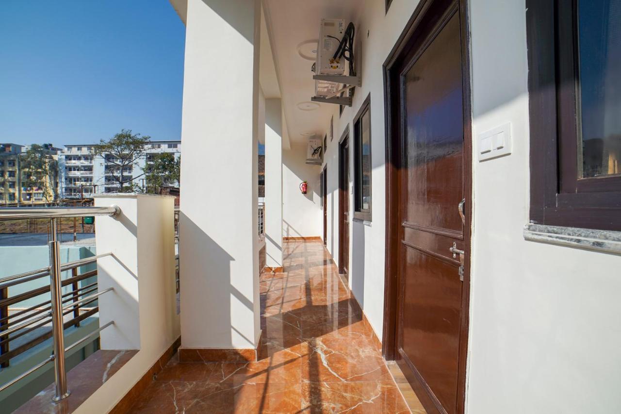 Oyo 67163 Anantham Residency Hotel Narendra Nagar Exterior foto